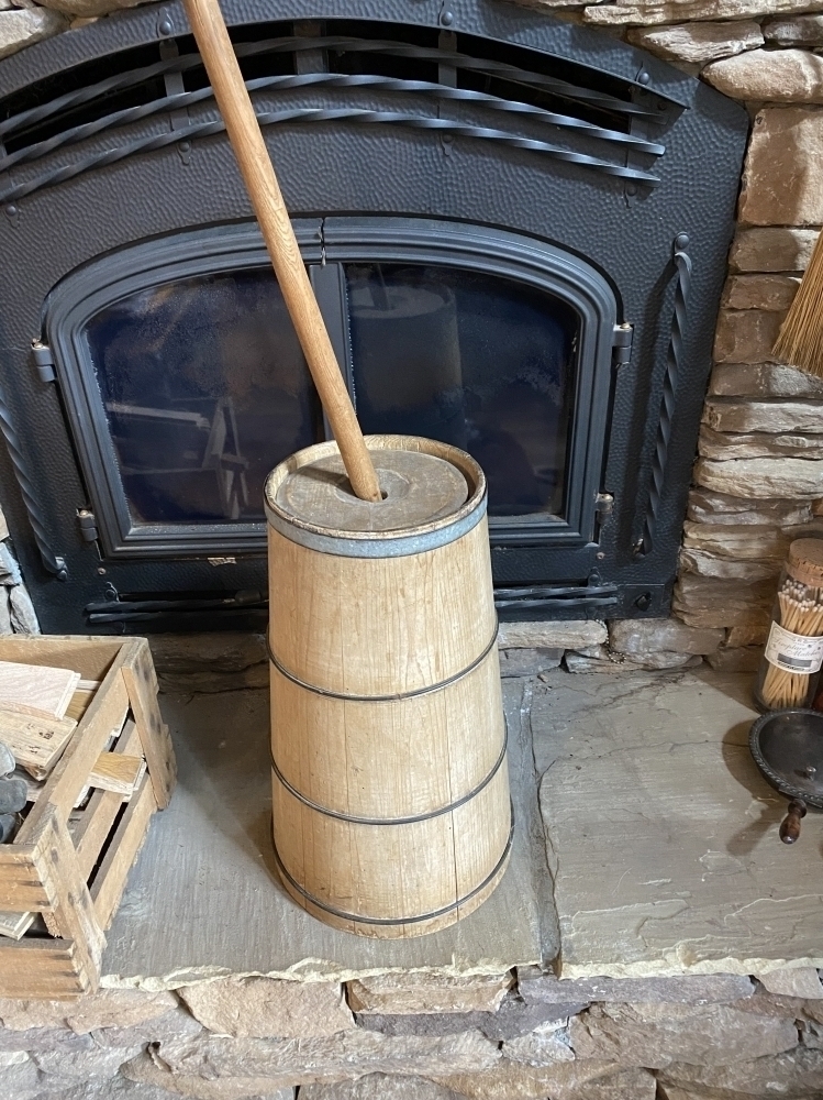 ANTIQUE WOODEN BUTTER CHURN