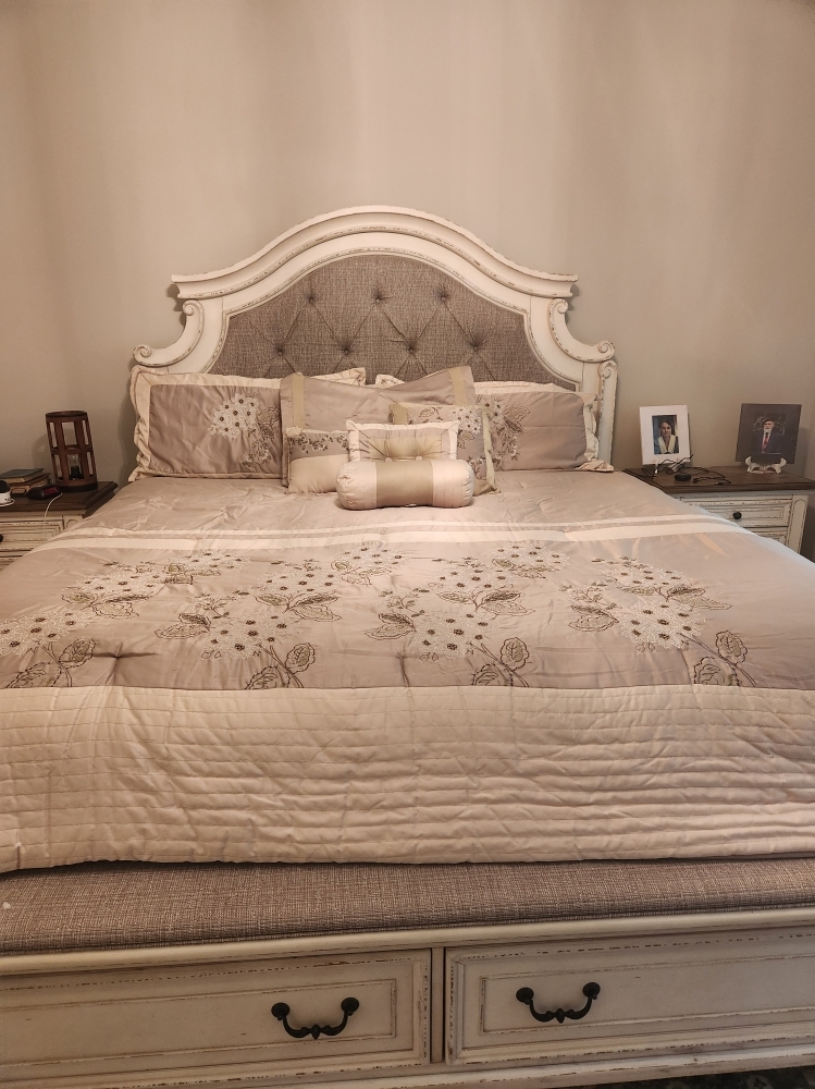 8-PIECE KING BEDDING SET