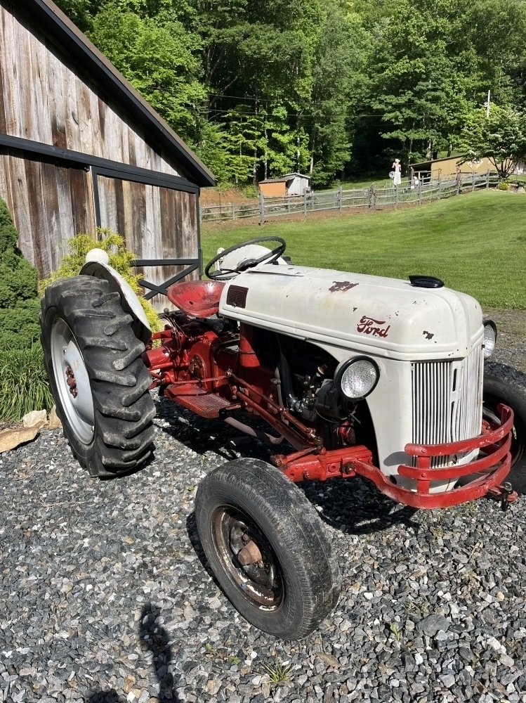FORD 8N TRACTOR